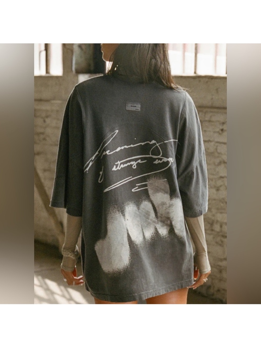 New Joah Brown Oversized Gray Graphic Tee with White Brushstroke Detail